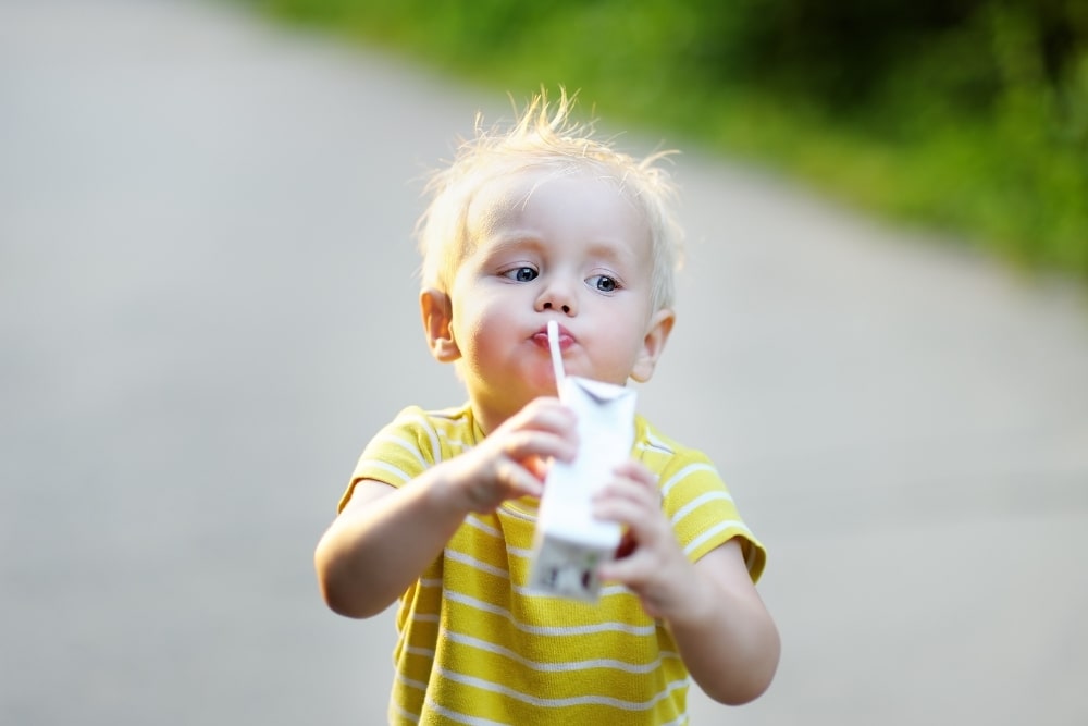 toddler-kid-drinking-milk