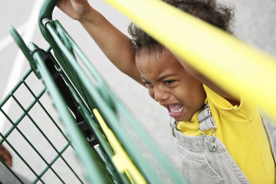 girl_shopping_trolley_tantrum