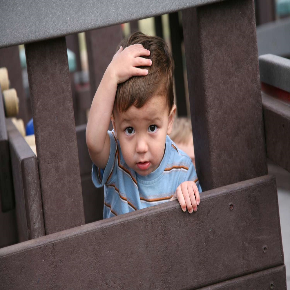 how long to keep toddler awake after hitting head