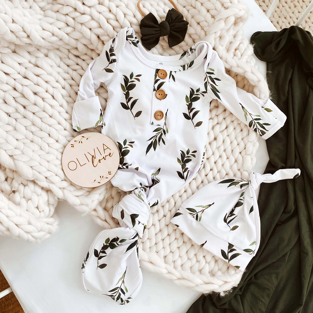 neutral baby clothes
