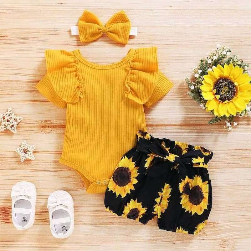 newborn baby clothes
