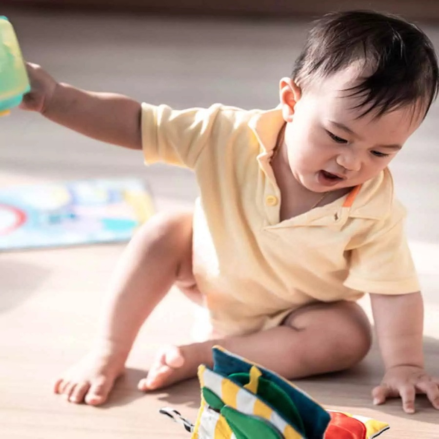 toddler hitting himself when angry
